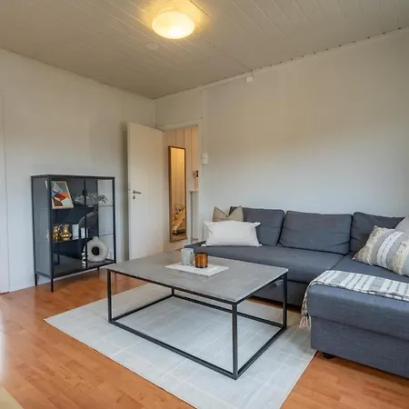 Small House Close To Nature And Apartment