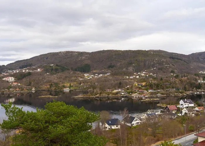 아파트 Small House Close To Nature And *